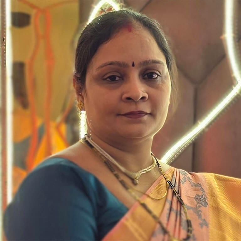 A photo of Rashmi Sharma.